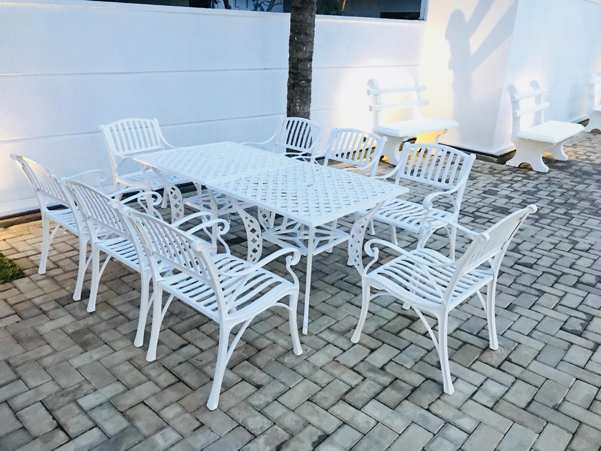 Royal White Tourist Rest Hotel Anuradhapura Buitenkant foto